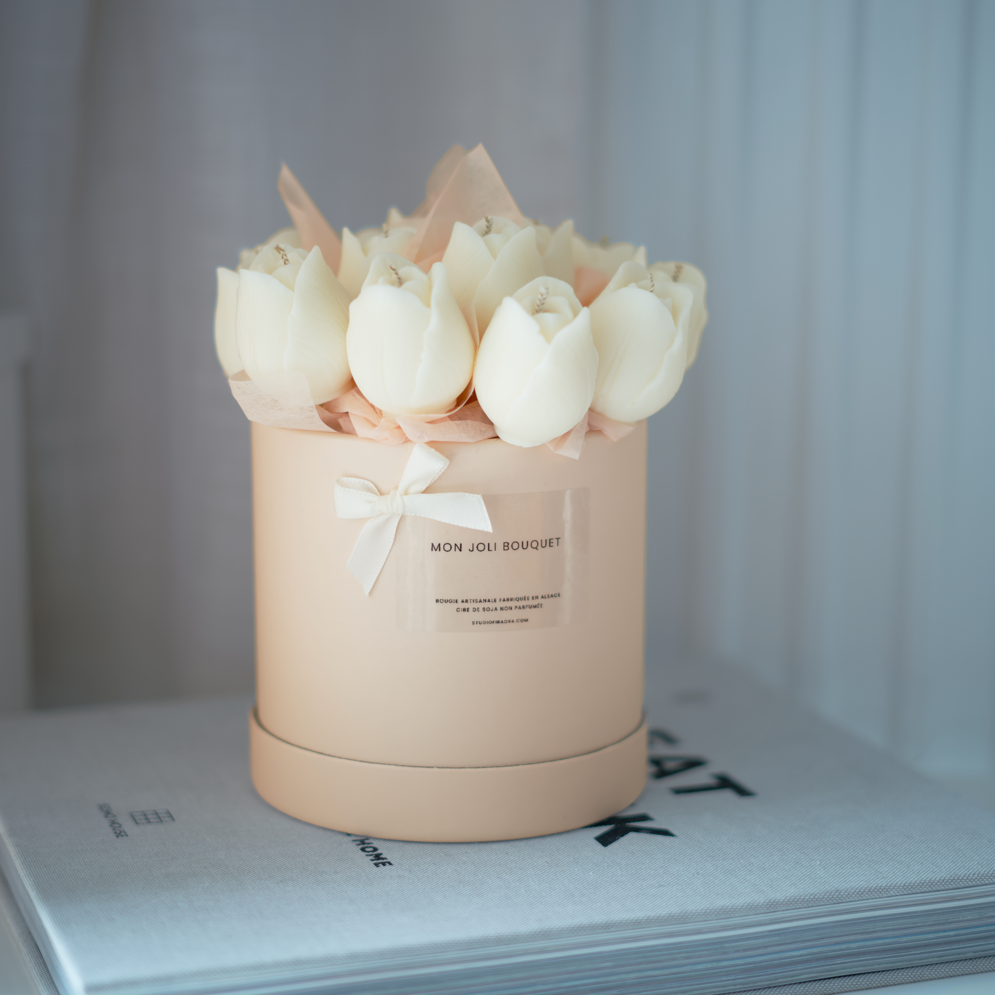 Gros plan sur les tulipes en cire de soja - création artisanale française